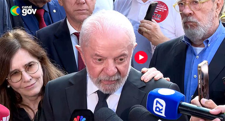 Lula no velório de Mino Carta