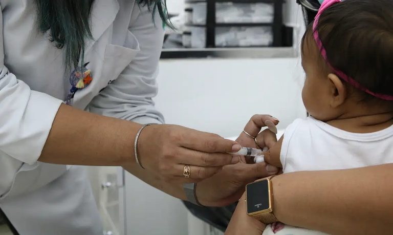 Governo encaminha produção nacional da vacina contra o vírus sincicial respiratório