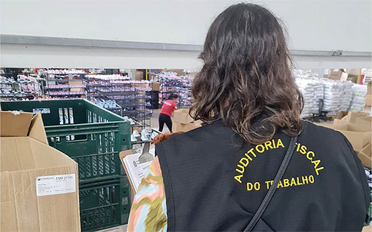 MTE afasta 107 crianças e adolescentes do trabalho infantil em fábricas de MG MTE afasta 107 crianças e adolescentes do trabalho infantil em fábricas de MG