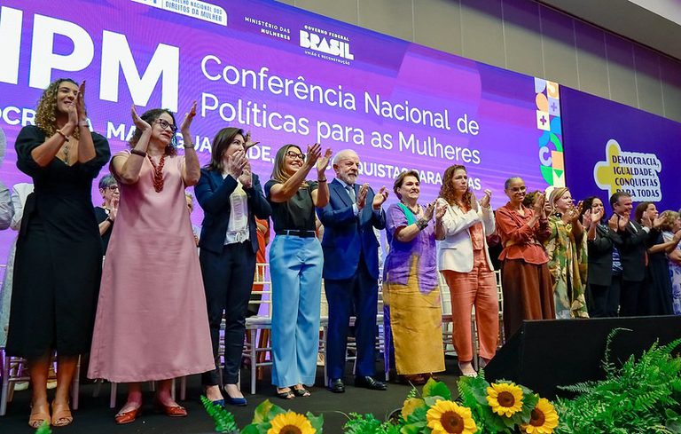 Lula participa da 5ª Conferência Nacional de Políticas para as Mulheres. Assista
