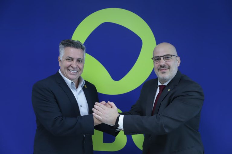 Prefeito de Belo Horizonte visita a sede da EBC; Rede Minas faz parte de 'pool'