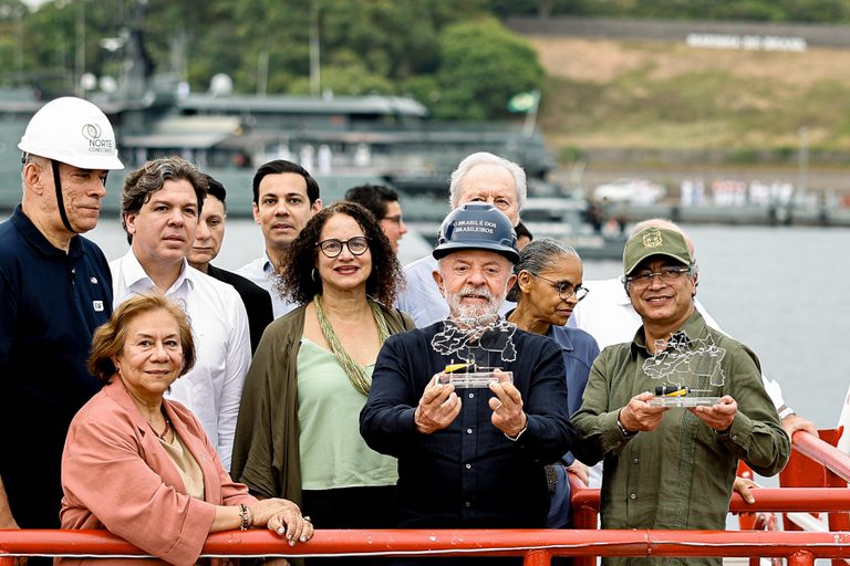 12 mil quilômetros de cabos sob os rios: Lula visita obras que conectam a Amazônia