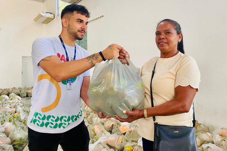 Programa de Aquisição de Alimentos transforma a vida de agricultores familiares Programa de Aquisição de Alimentos transforma a vida de agricultores familiares