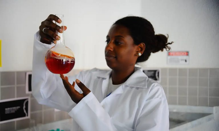 Programa Futuras Cientistas está com inscrições abertas