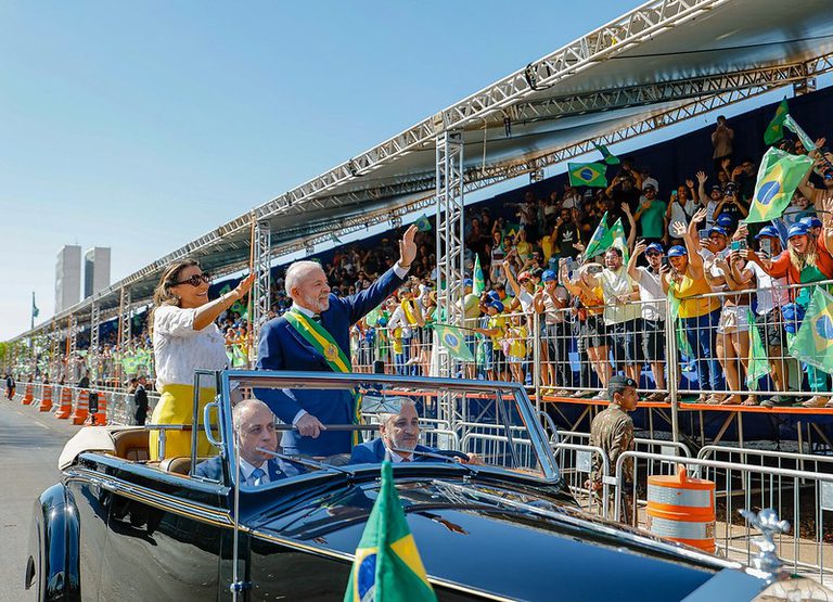 Saiba tudo sobre o desfile Brasil Soberano deste 7 de Setembro. E assista à cobertura do Canal Gov Saiba tudo sobre o desfile Brasil Soberano deste 7 de Setembro. E assista à cobertura do Canal Gov