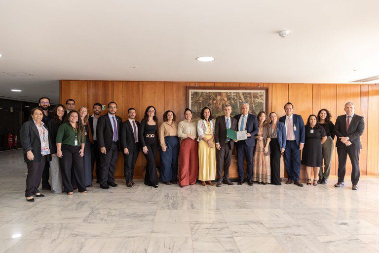 Secom e Conar assinam acordo para fortalecer combate a fraudes contra serviços de governo Secom e Conar assinam acordo para fortalecer combate a fraudes contra serviços de governo
