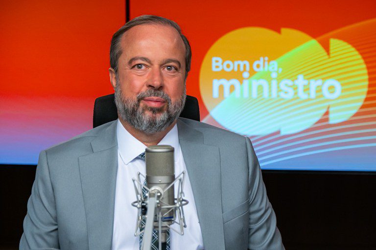 'Linhão Manaus-Boa Vista representa desenvolvimento econômico', afirma Alexandre Silveira