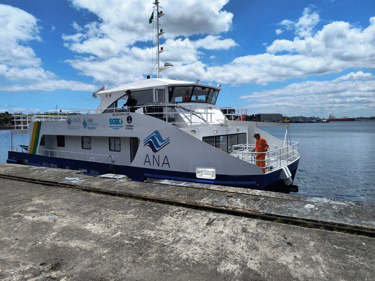 Embarcação Uiara vai reforçar monitoramento hidrológico na Amazônia