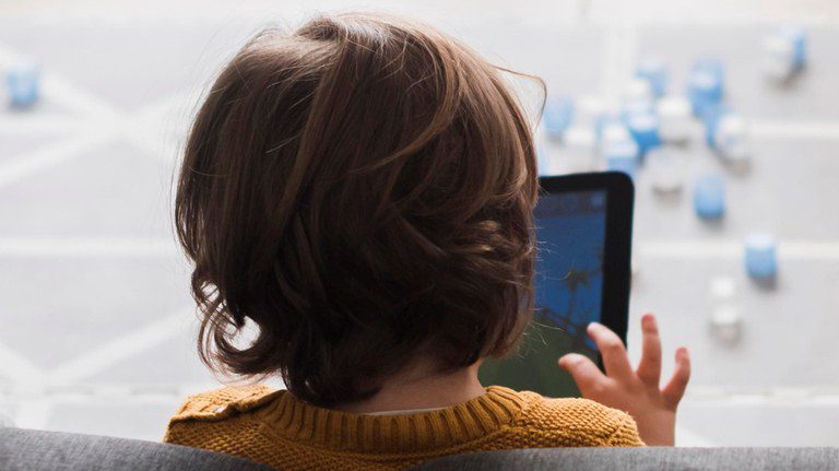 Anúncio de produto erótico com apelo infantil é removido após notificação da AGU