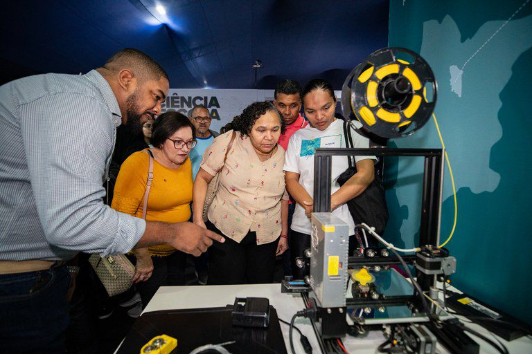 Aprender é sempre possível: Jovens e Adultos se encantam com a 22ª Semana Nacional de Ciência e Tecnologia