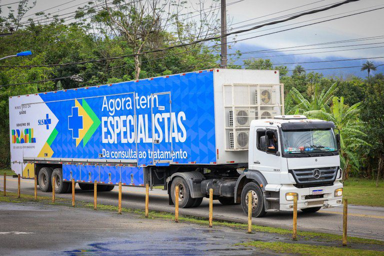 Agora Tem Especialistas: carretas levam exames de câncer para mulheres em todo o País Agora Tem Especialistas: carretas levam exames de câncer para mulheres em todo o País