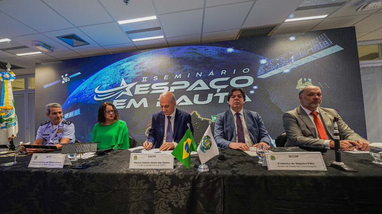 Do espaço à UBS: ministro das Comunicações fala da conexão popular via satélite Do espaço à UBS: ministro das Comunicações fala da conexão popular via satélite