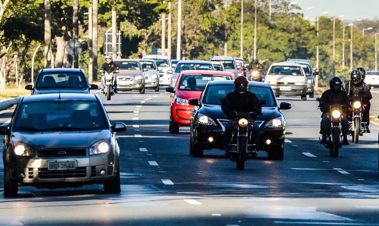 Em menos de uma semana, novo projeto para tirar CNH recebe mais de 10 mil contribuições da população Em menos de uma semana, novo projeto para tirar CNH recebe mais de 10 mil contribuições da população