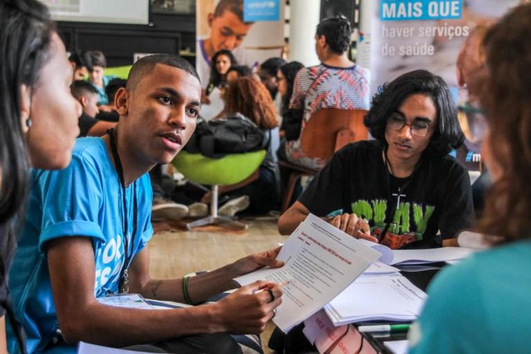 Emprego CLT é sonho de jovens que buscam cursos técnicos e profissionalizantes Emprego CLT é sonho de jovens que buscam cursos técnicos e profissionalizantes