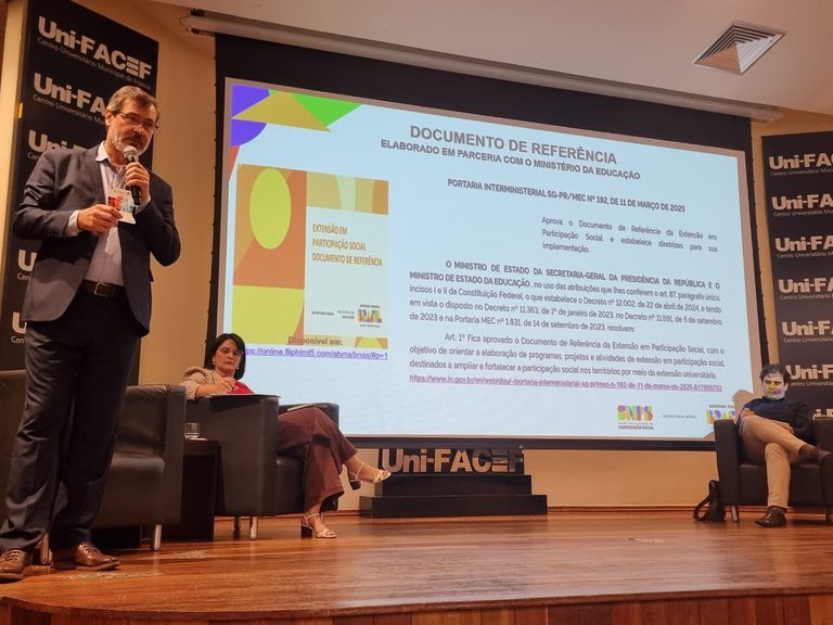 Extensão em Participação Social é debatida em encontro de dirigentes de universidades Extensão em Participação Social é debatida em encontro de dirigentes de universidades