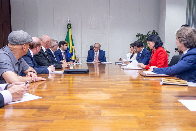 Governo abre diálogo para que Brasil não sofra impactos da crise dos semicondutores Governo abre diálogo para que Brasil não sofra impactos da crise dos semicondutores