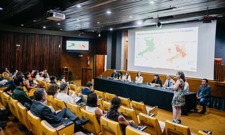 Lançado painel para monitorar ações na Terra Indígena Yanomami Lançado painel para monitorar ações na Terra Indígena Yanomami
