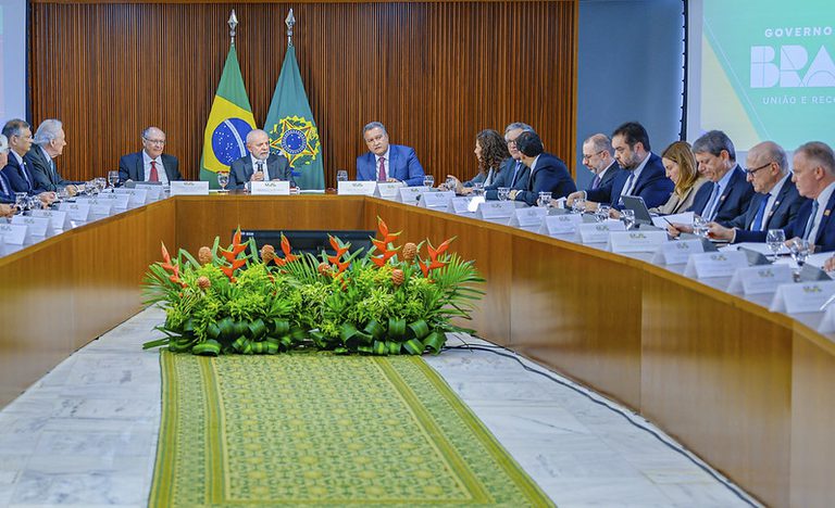 Há um ano, Castro pedia mais autonomia para o RJ na área de segurança pública Há um ano, Castro pedia mais autonomia para o RJ na área de segurança pública