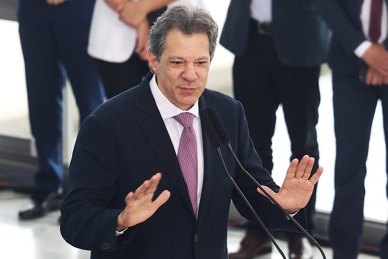 Haddad diz que governo define nesta terça medidas para ajustar o Orçamento de 2026 Haddad diz que governo define nesta terça medidas para ajustar o Orçamento de 2026