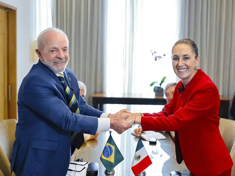 Lula e presidenta do México, Claudia Sheinbaum, conversam sobre cooperação