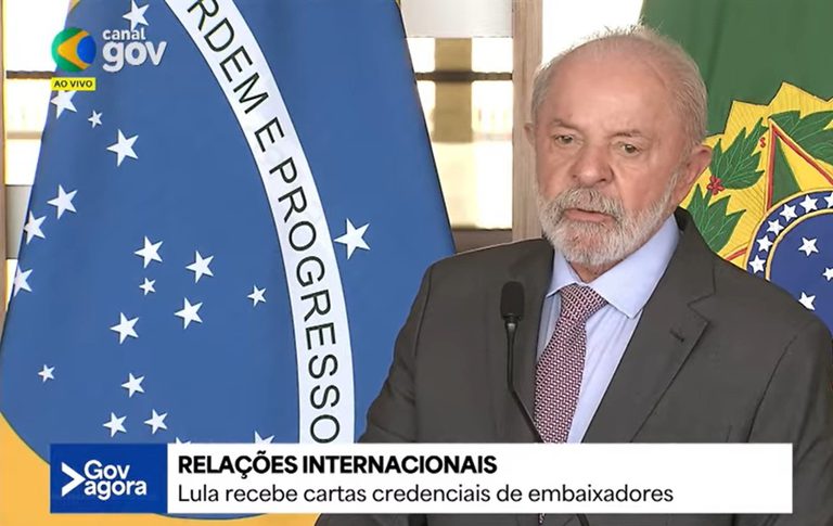 Lula critica possibilidade de intervenção estrangeira em países da América Latina Lula critica possibilidade de intervenção estrangeira em países da América Latina