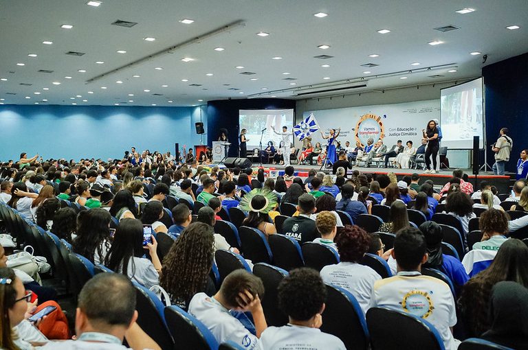 Lula participa da etapa nacional da Conferência Infantojuvenil pelo Meio Ambiente. Assista