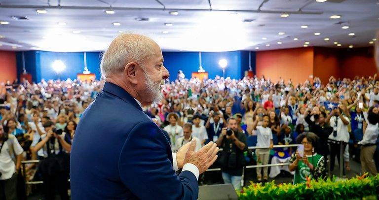 lula_plateia.jpg