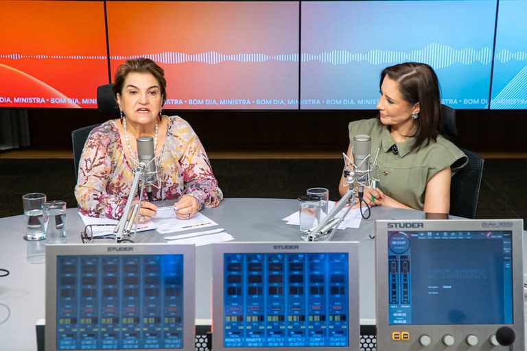 Ministra destaca sanção de lei que amplia licença-maternidade