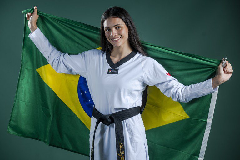 Maria Clara Pacheco, do time Bolsa Atleta, é campeã mundial de taekwondo Maria Clara Pacheco, do time Bolsa Atleta, é campeã mundial de taekwondo