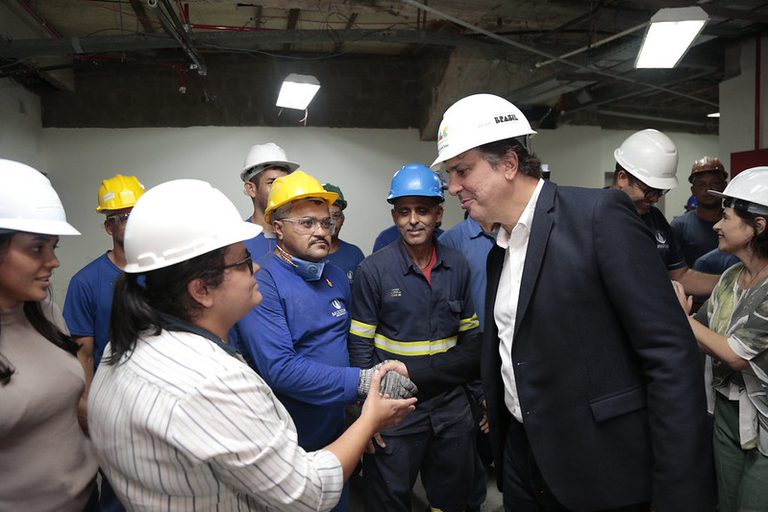 MEC inaugura escola de ensino integral e anuncia novas creches em Fortaleza MEC inaugura escola de ensino integral e anuncia novas creches em Fortaleza