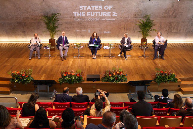 Ministério da Gestão atualiza estudo sobre Estado, desigualdade e democracia na América Latina Ministério da Gestão atualiza estudo sobre Estado, desigualdade e democracia na América Latina