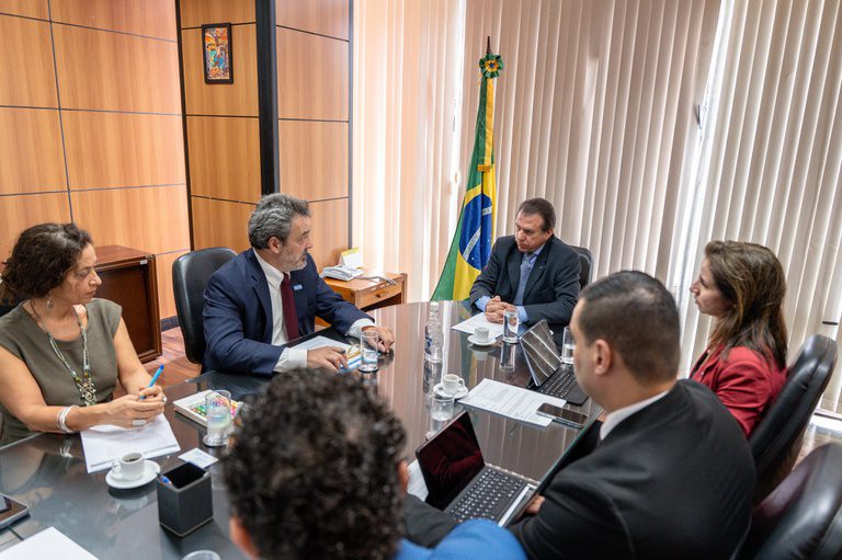 MTE e Unicef reforçam parceria para ampliar oportunidades de trabalho e educação para jovens MTE e Unicef reforçam parceria para ampliar oportunidades de trabalho e educação para jovens