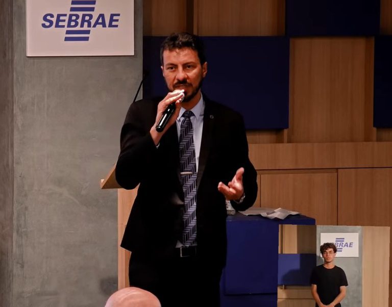 MTE quer ampliar limite do Microcrédito Produtivo para R$ 50 mil MTE quer ampliar limite do Microcrédito Produtivo para R$ 50 mil