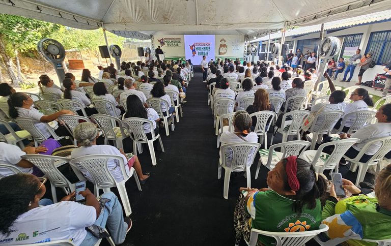 Encontro de mulheres rurais promovido pela Embrapa fortalece protagonismo feminino Encontro de mulheres rurais promovido pela Embrapa fortalece protagonismo feminino