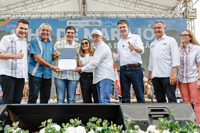 'Obra não é para prefeito, é para o povo', diz Lula ao entregar escolas no Marajó (PA)