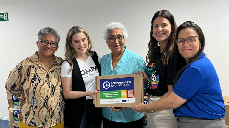 Comunicações entrega 30 Pontos de Inclusão Digital com 260 computadores em Recife Comunicações entrega 30 Pontos de Inclusão Digital com 260 computadores em Recife