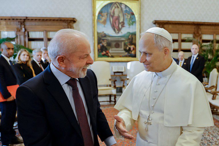 Lula tem primeiro encontro com o Papa Leão XIV, no Vaticano Lula tem primeiro encontro com o Papa Leão XIV, no Vaticano