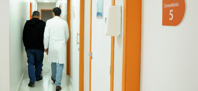 Saúde atualiza orientações para atendimento de casos de intoxicação por metanol Saúde atualiza orientações para atendimento de casos de intoxicação por metanol