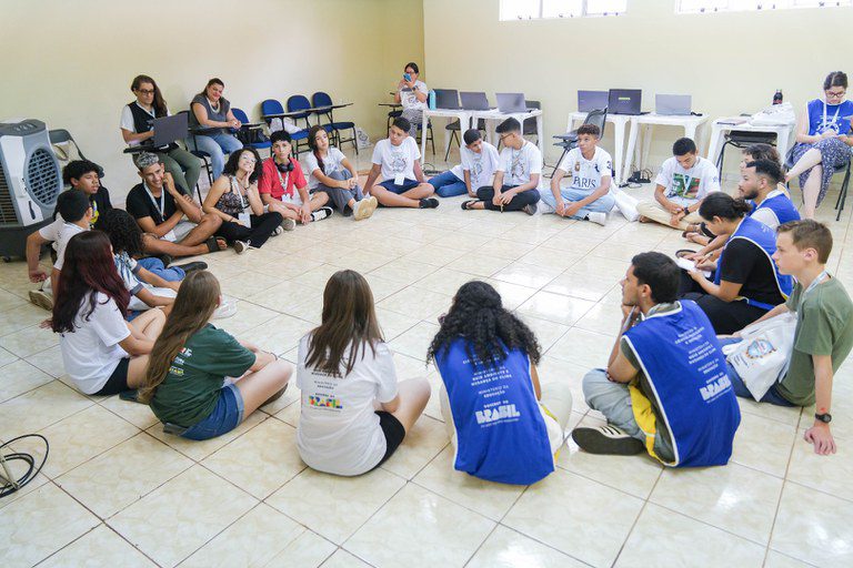 Segundo dia da conferência de meio ambiente infantojuvenil debate desafios ambientais Segundo dia da conferência de meio ambiente infantojuvenil debate desafios ambientais