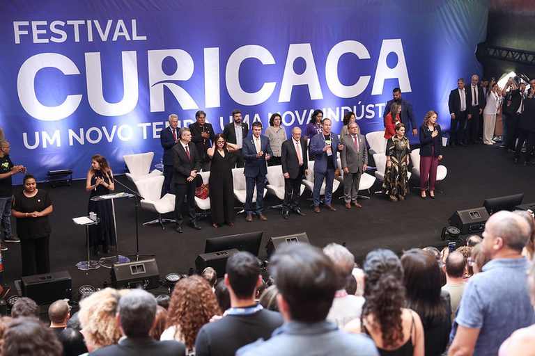 Biotecnologia, IA, robótica: MEC cria 5 mil novas vagas em escolas federais Biotecnologia, IA, robótica: MEC cria 5 mil novas vagas em escolas federais