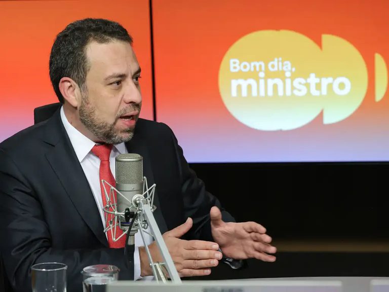 ‘Democracia é escutar as pessoas e chamar o povo a decidir’, diz Boulos sobre o Governo na Rua