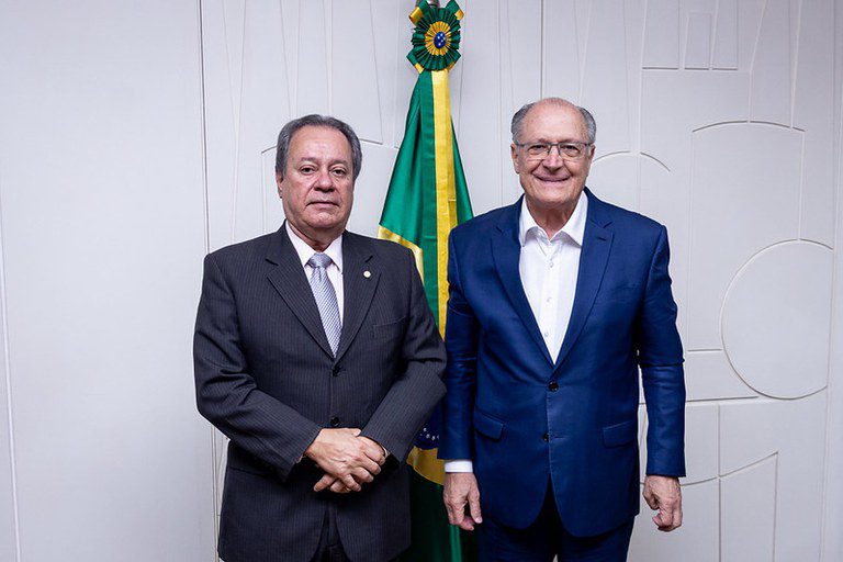 Tarifaço: Alckmin recebe propostas da CNI para subsidiar negociação com EUA