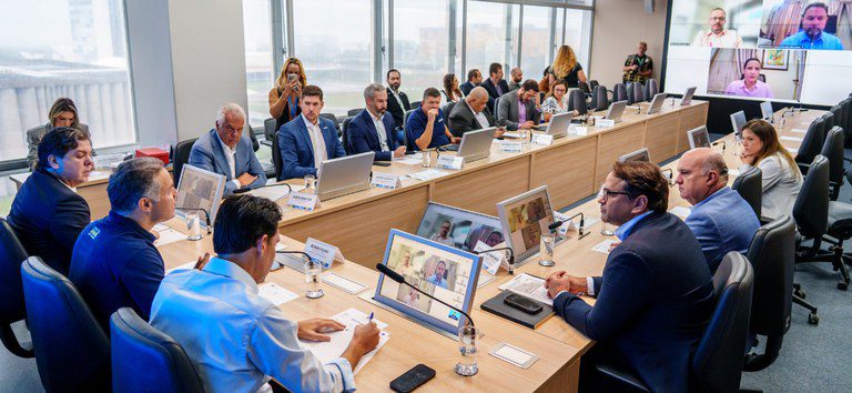 Retomada de obra de 73 km na ferrovia Transnordestina vai criar 6 mil empregos