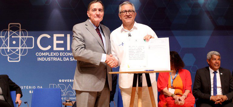 Brasil assina acordo com a Opas para comprar vacinas mais modernas a preços mais baixos