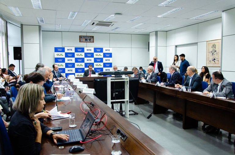 Aprovada proposta de R$ 160,2 bi para o FGTS em 2026. Habitação fica com maior parcela