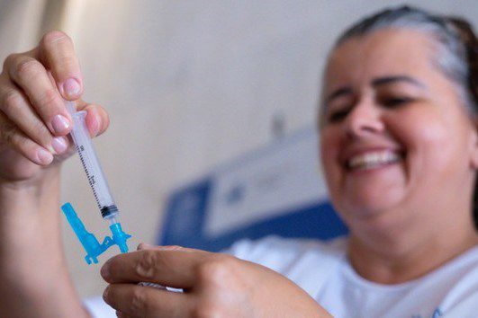 Entenda como vai funcionar a primeira vacina 100% brasileira contra a dengue