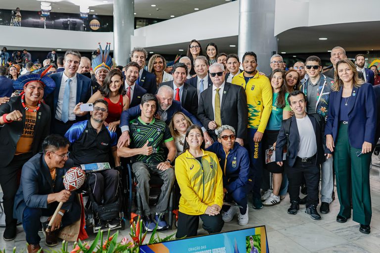 'Estamos apenas abrindo a porta', diz Lula, sobre universidades federais Indígena e do Esporte