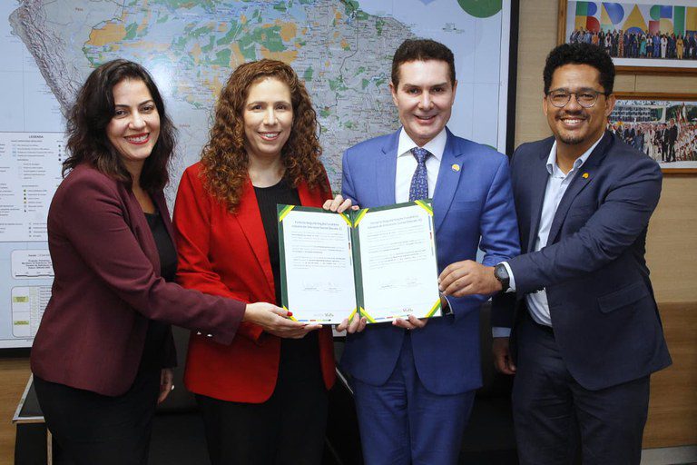 Governo do Brasil vai regularizar situação fundiária de 140 mil famílias que vivem em áreas da União