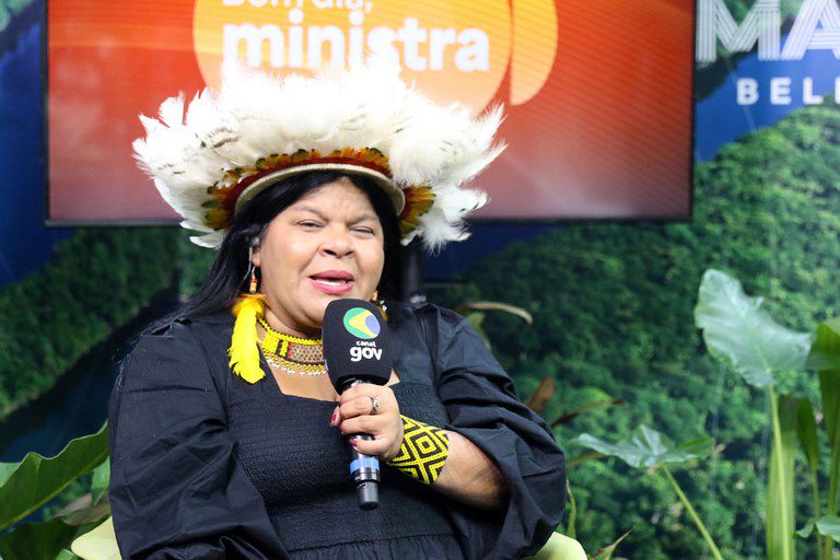 Indígenas precisam de financiamento para continuar protegendo o planeta, afirma Sonia Guajarara