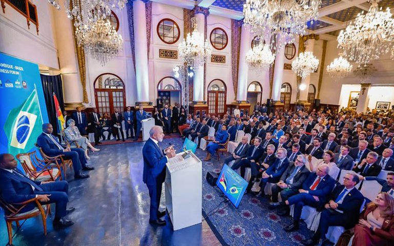 Lula exalta potencial econômico de Moçambique e África em encontro empresarial